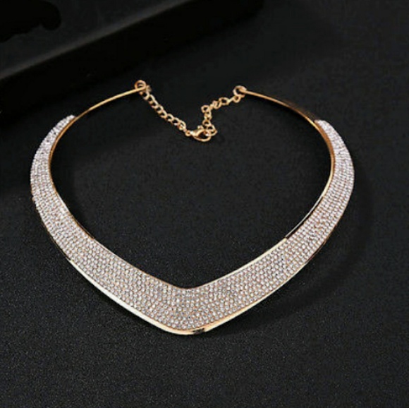 Jewelry - 5🌟Rated! SALE!💎Pavé Crystal Bib Necklace💎